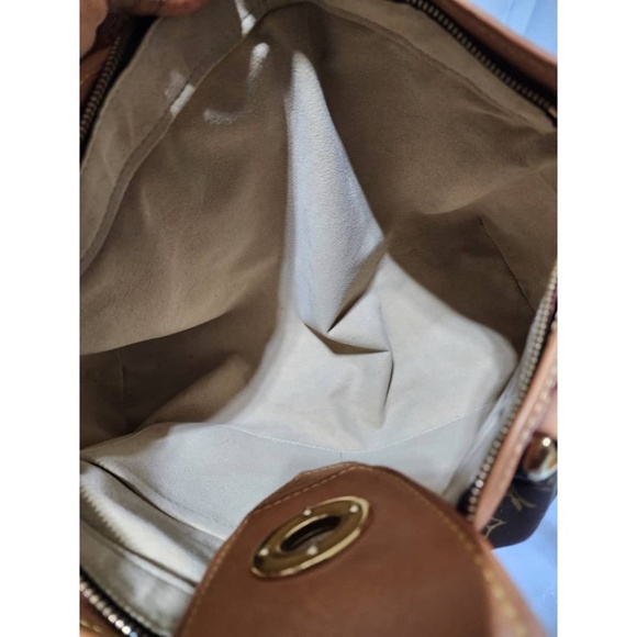 Authentic LOUIS VUITTON Monogram Boetie MM Shoulder Bag - Picture 13 of 16